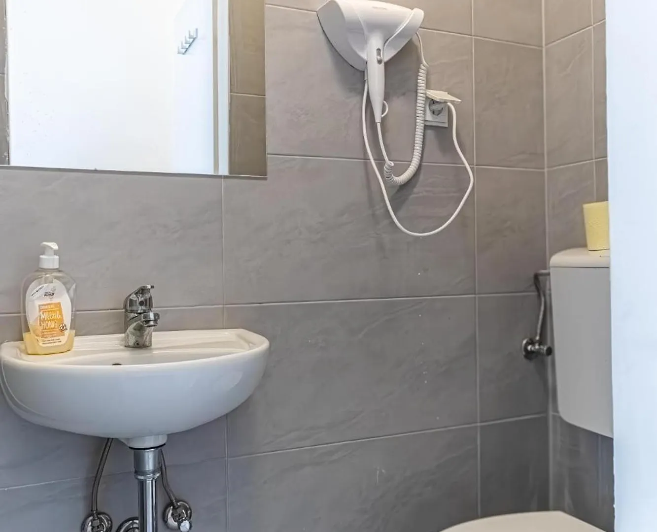 Charming 1Br Viennese Gem - Perfect Starting Point Apartment